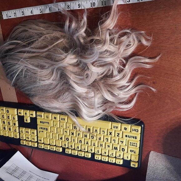 NEW ! Wig 16\